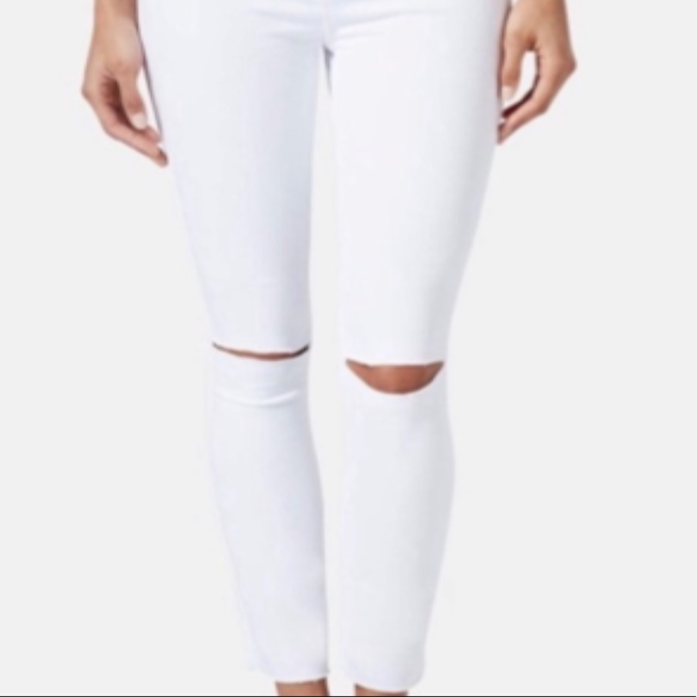 Topshop Leigh Moto jeans in white with knee slits